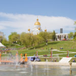 Lagoa_e_avenida_central_em_Saransk